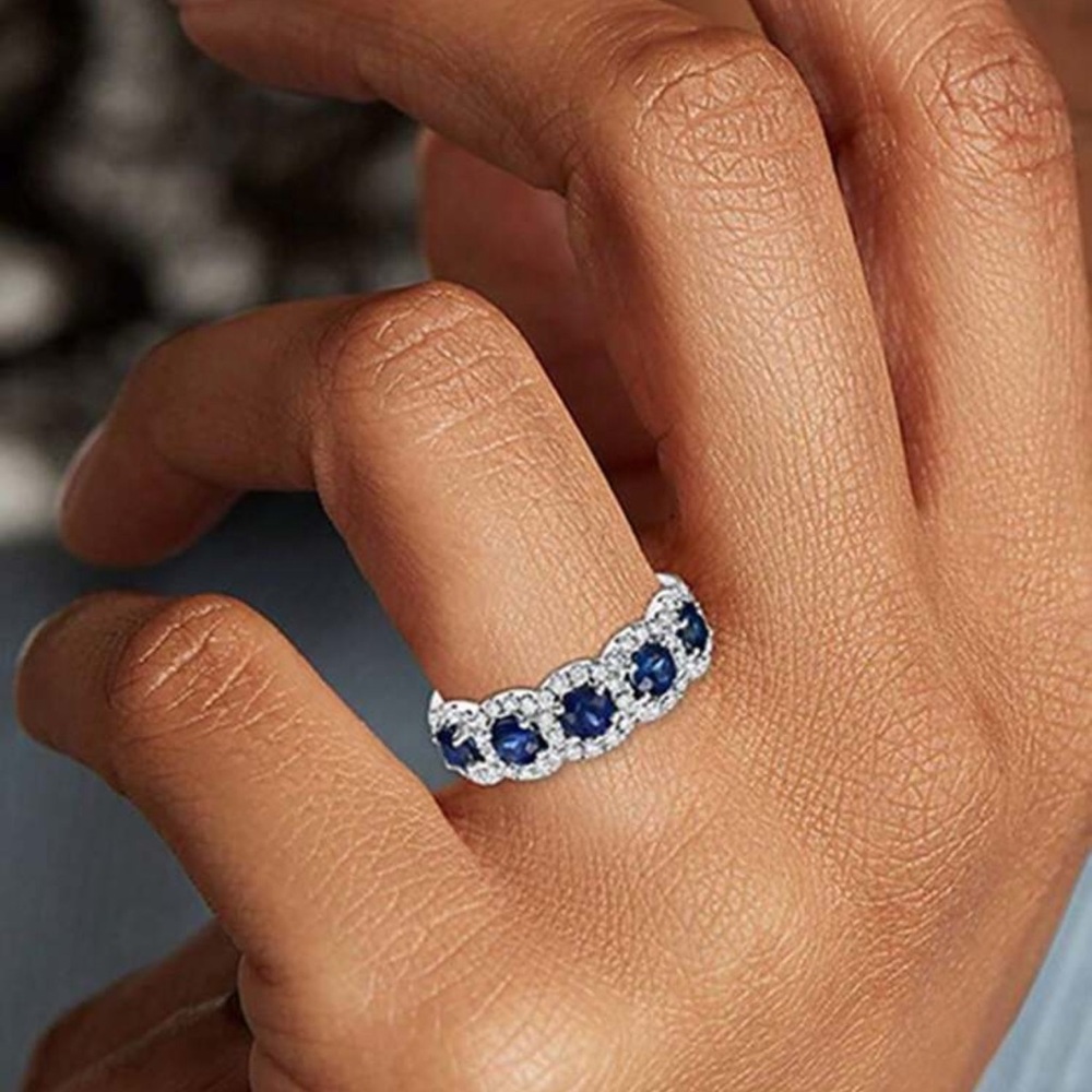 - WEDDING RING - Picture 2 of 4